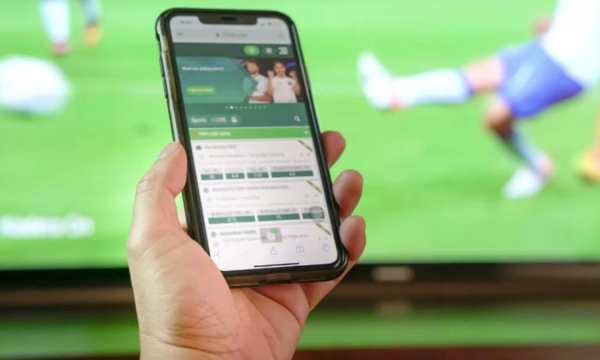 Best Apps to Watch Football Live in 2024