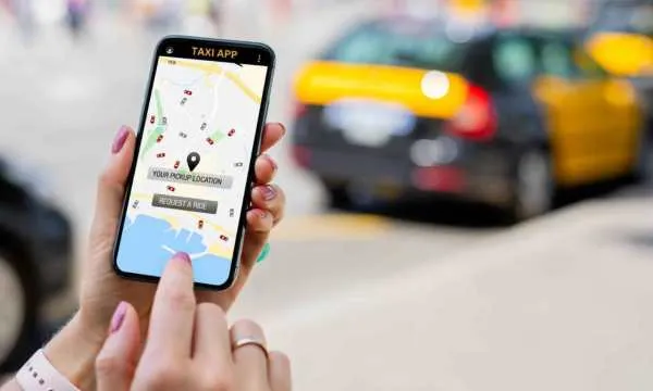 Apps for Safe Hitchhike from Your Phone